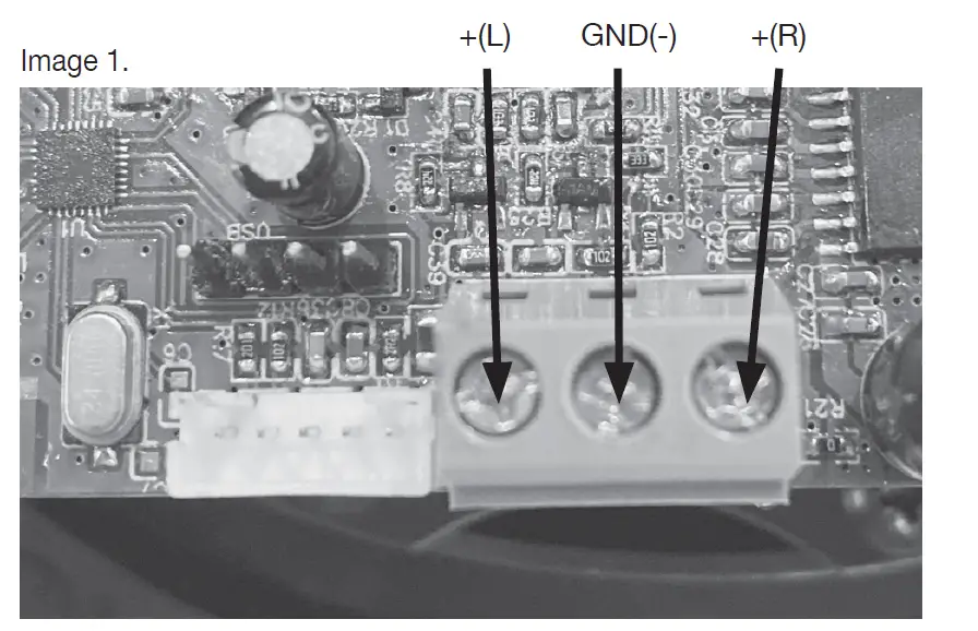 TRADER-MESPBT-Meerkat-Speaker-Set-02