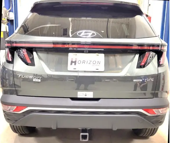 HORIZON GLOBAL 76509 Class 3 Trailer Hitch 2 Inch Receiver - Representative Vehicle Photo