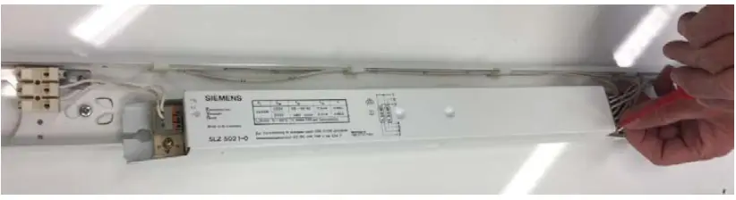 LEDVANCE-T8-EM-2-Lamp-Luminaires-SubstiTUBE-Conversion-Kit (10)