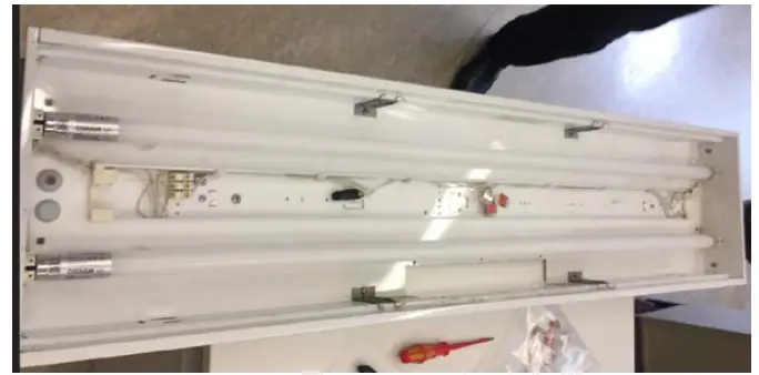 LEDVANCE-T8-EM-2-Lamp-Luminaires-SubstiTUBE-Conversion-Kit (9)