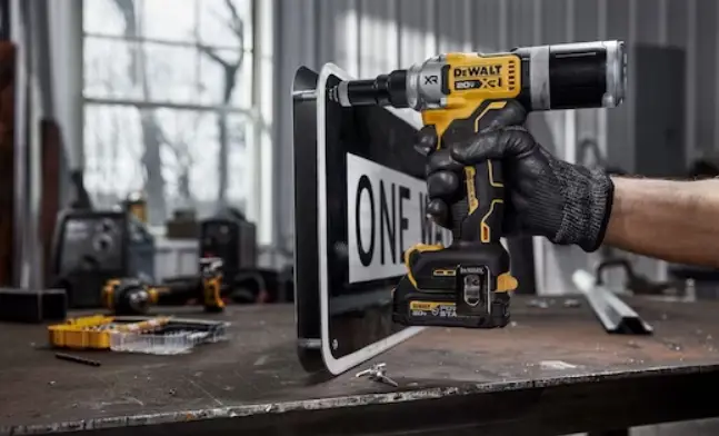 Dewalt Dcf414 20v Max Xr Brushless Cordless Rivet Tool Owner's Manual