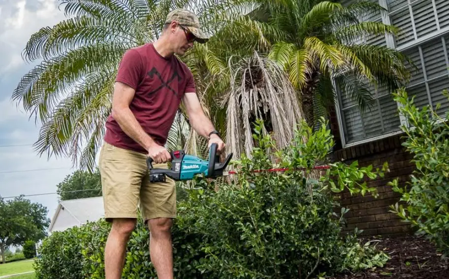 Makita Duh507 Cordless Hedge Trimmer Instruction Manual