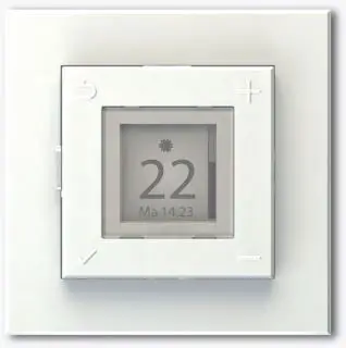 FIG 13 Setting the day and time.JPG