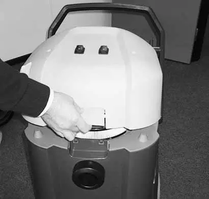 1Nilfisk-VL500-Vacuum-Cleaner-21