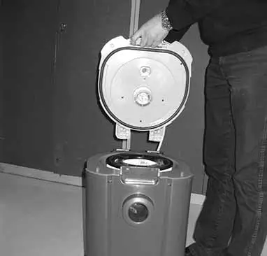 Nilfisk-VL500-Vacuum-Cleaner-8