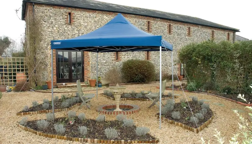 Draper 76942-gaz4 Folding Gazebo Instruction Manual Draper 76942-gaz4 Folding Gazebo Instruction Manual