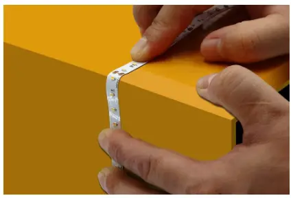 MONDOLUX ML13 Linea-RGBW 36W Linear LED - Handling3