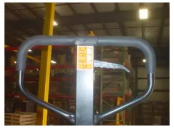 Vestil DRUM 55S Portable Drum Jack - lever down1