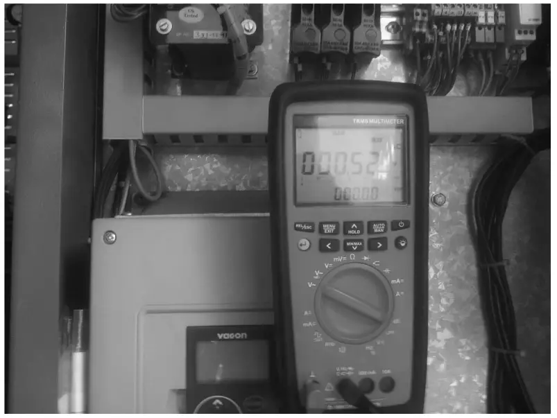 SIMPSON 5002, 5003, 5005, 5006 Digital Portable Multimeter - Low pass filter
