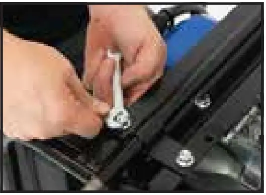 DuroMax XP5500DX Dual Fuel Gas Propane Portable Generator - figure 15