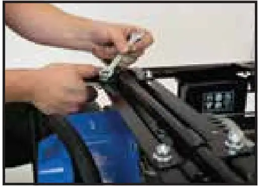 DuroMax XP5500DX Dual Fuel Gas Propane Portable Generator - figure 16