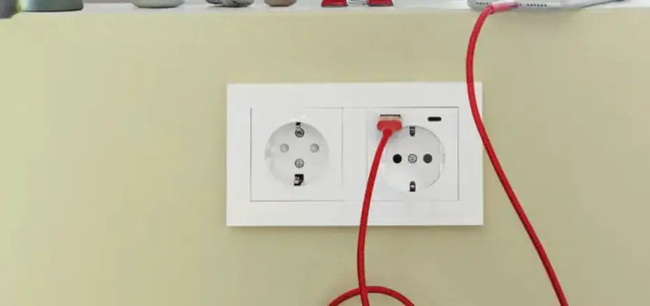 Elko Eko30139 Charging Switch Instructions Elko Eko30139 Charging Switch Instructions