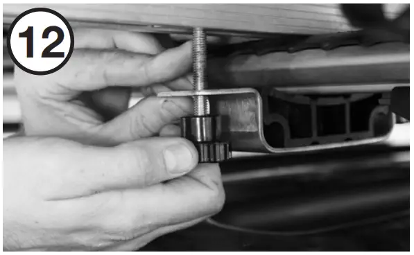 KIWI camping KC077 037 Tuatara SSE Rooftop Tent - Installation 8