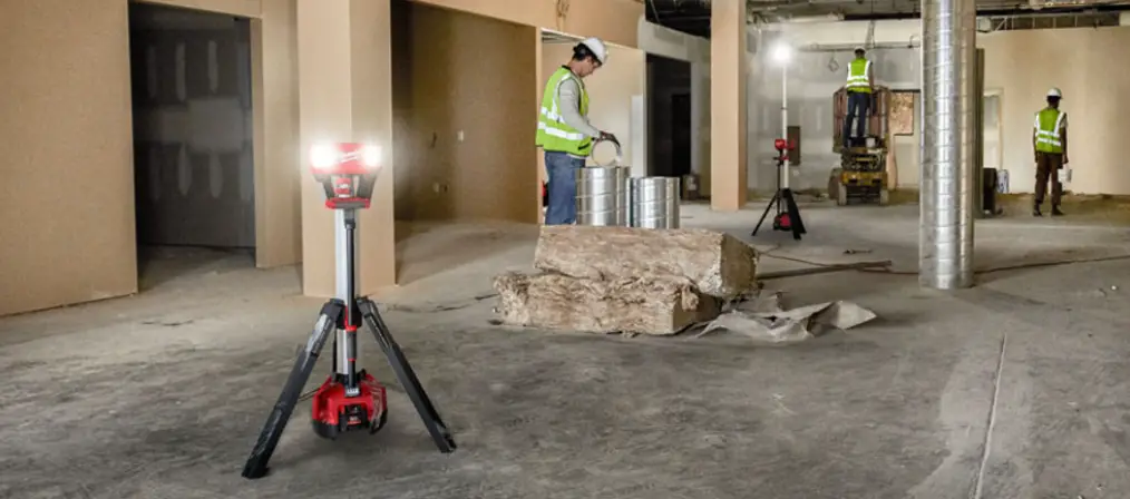 Milwaukee M18 Hosalc Battery Lamp Instruction Manual Milwaukee M18 Hosalc Battery Lamp Instruction Manual