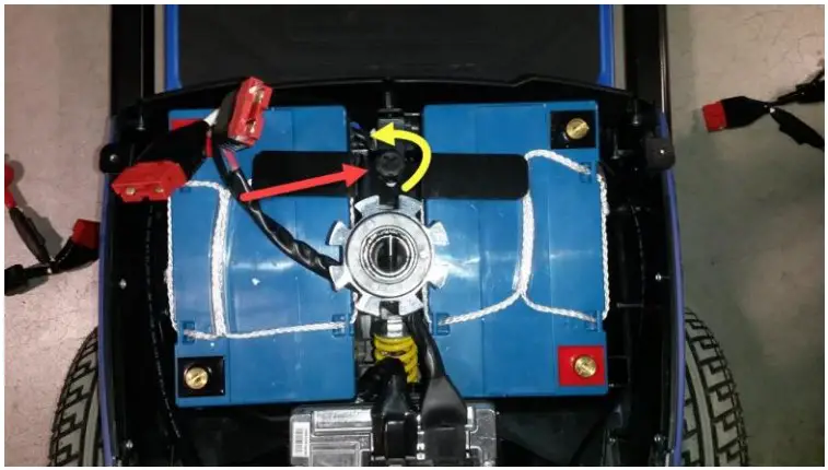 Disassembling old batteries