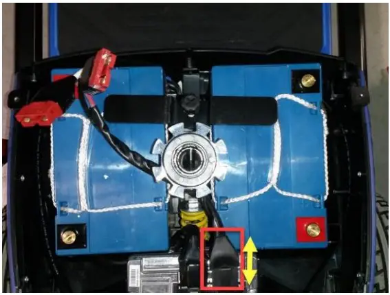 Disassembling old batteries