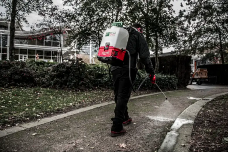 Milwaukee M18 Bpfp-cst Switch Tank Sprayers Instruction Manual