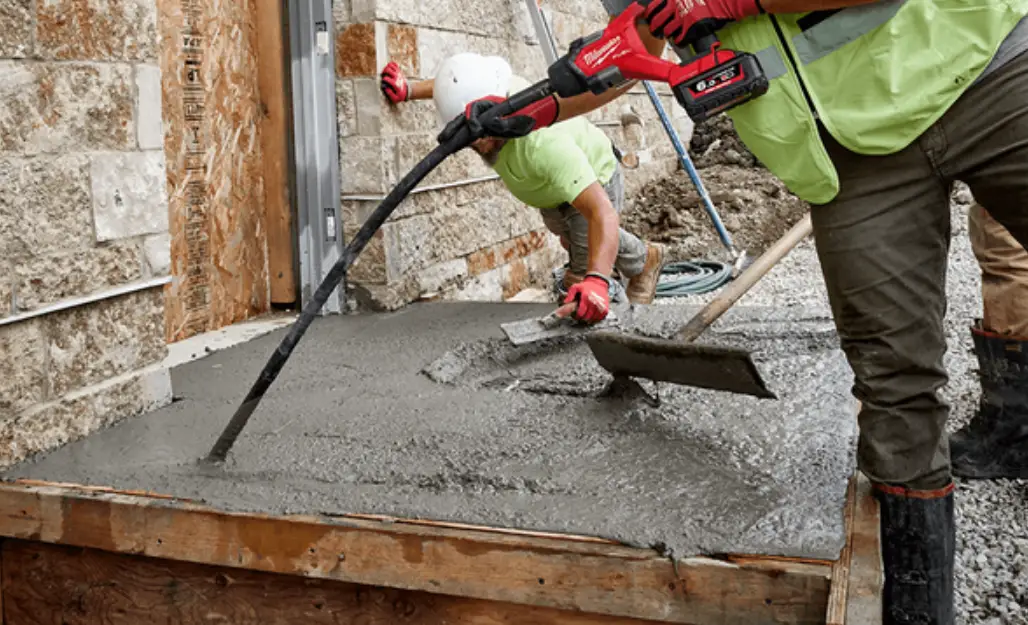 Milwaukee M18 Fcvn12 Concrete Vibrator Instruction Manual