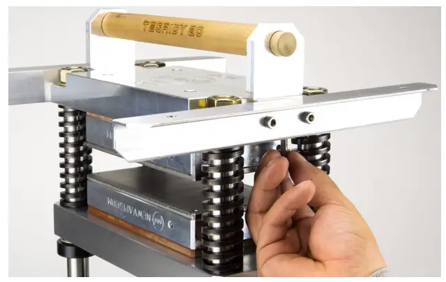 CANNABIS HARDWARE Tegridy 20 Ton Rosin Press - Fig2