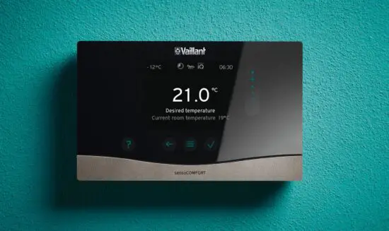 vaillant VRC 720 3 sensoCOMFORT RF Weather Compensating System.jpg