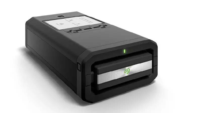 Seagate Lyve Drive Shuttle Lyve Mobile Shuttle User Manual