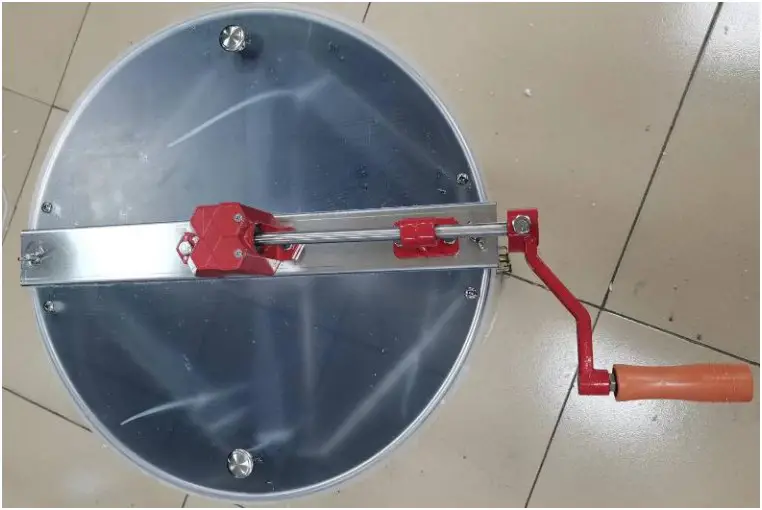 VEVOR HE 15C 24M-US Honey Extractor - fig 7