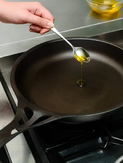 SOLIDTEKNICS-Seamless-Iron-Frying-Pan-5