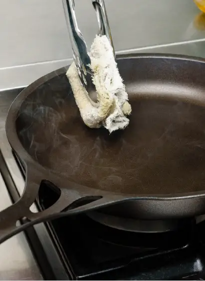 SOLIDTEKNICS-Seamless-Iron-Frying-Pan-5