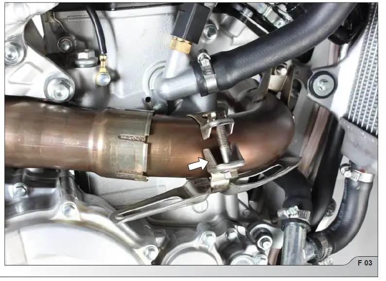 AKRAPOVIC-S-Y4MET15-CIBNTA-Evolution-Line-Full-System-Exhaust-fig- (12)
