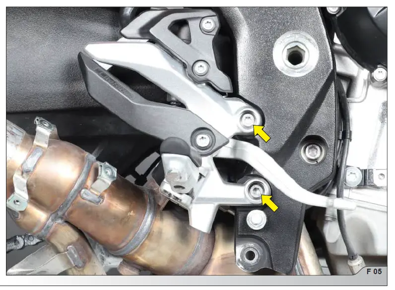 AKRAPOVIC-E-B10R8-Exhaust-System-Optional-Headers-fig- (9)