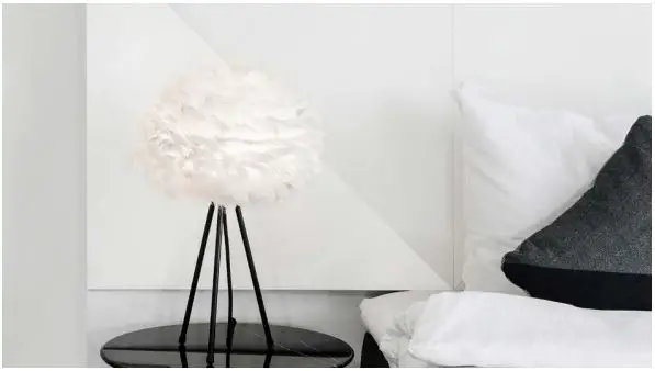 UMAGE-EOS-Medium-Floor-Lamp-Brass-fig- (1)