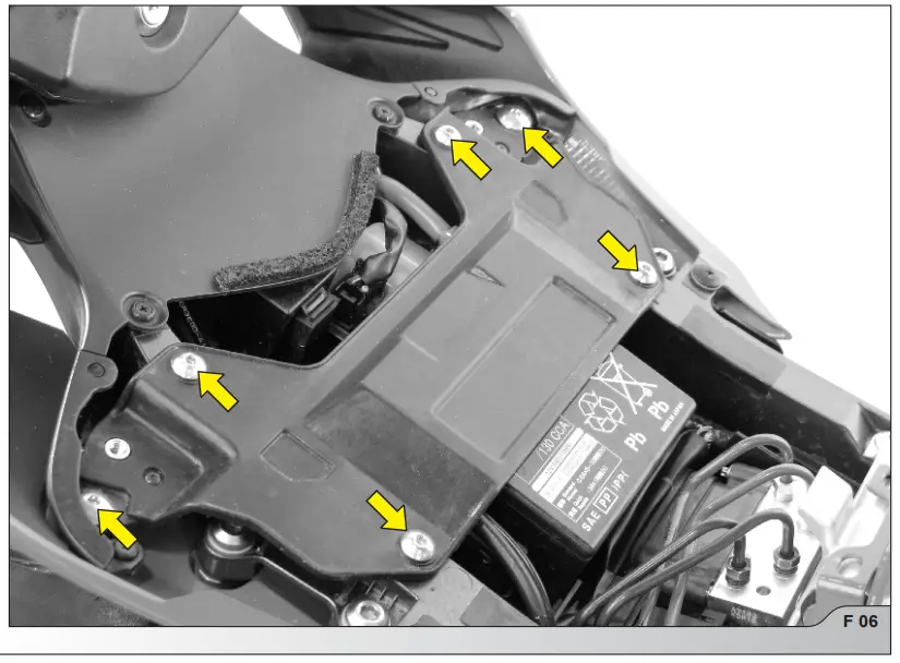 AKRAPOVIC L Y10SO17 Exhaust System Optional Link Pipe Collector - EXHAUST SYSTEM5