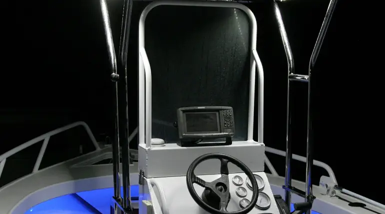 Hardkorr 8m Tri-colour Boat Light Kit User Manual Hardkorr 8m Tri-colour Boat Light Kit User Manual