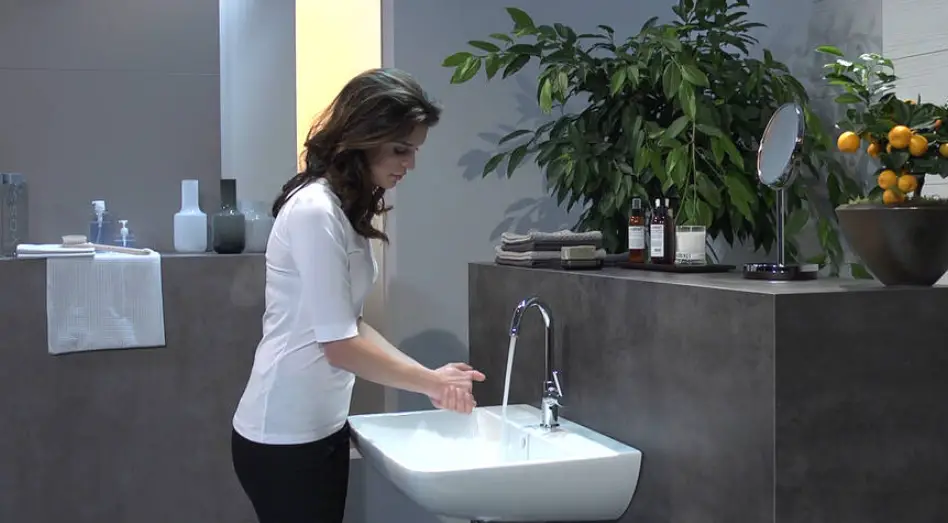 Hansgrohe 32082000 Metris S Lever Basin Mixer Instruction Manual Hansgrohe 32082000 Metris S Lever Basin Mixer Instruction Manual