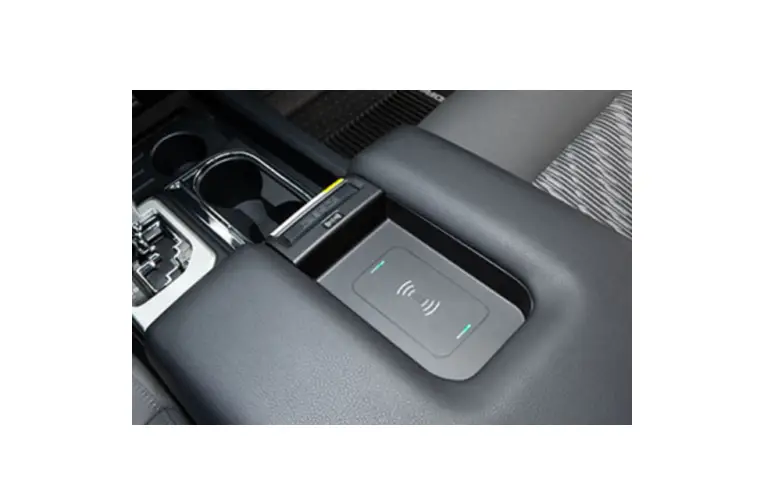 Toyota 00016-34506 Om Wireless Charger Owner's Manual