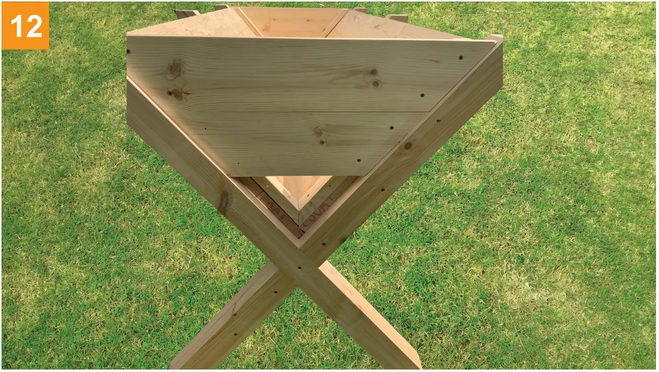 PLANTERS Veg Trough Planter Box - Triangular cut pieces