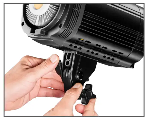 walimex pro NIOVA 120 Plus Series LED Compact Bi Color 120W - Mounting on tripod