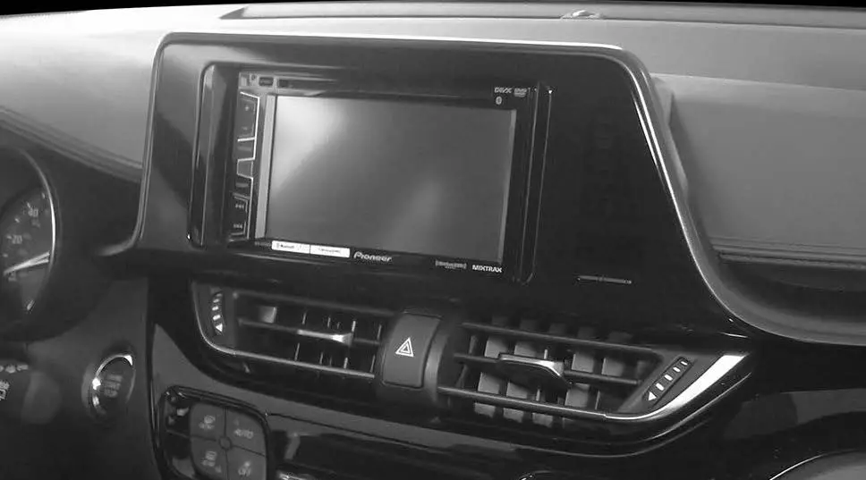 Metra-95-8265HG-Double-Din-Dash-Kit-01