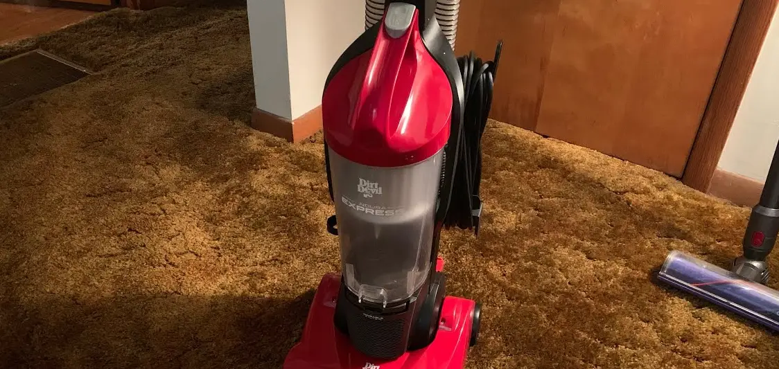 Dirt Devil Ud70171 Full Size Upright Vacuum Cleaner User Manual