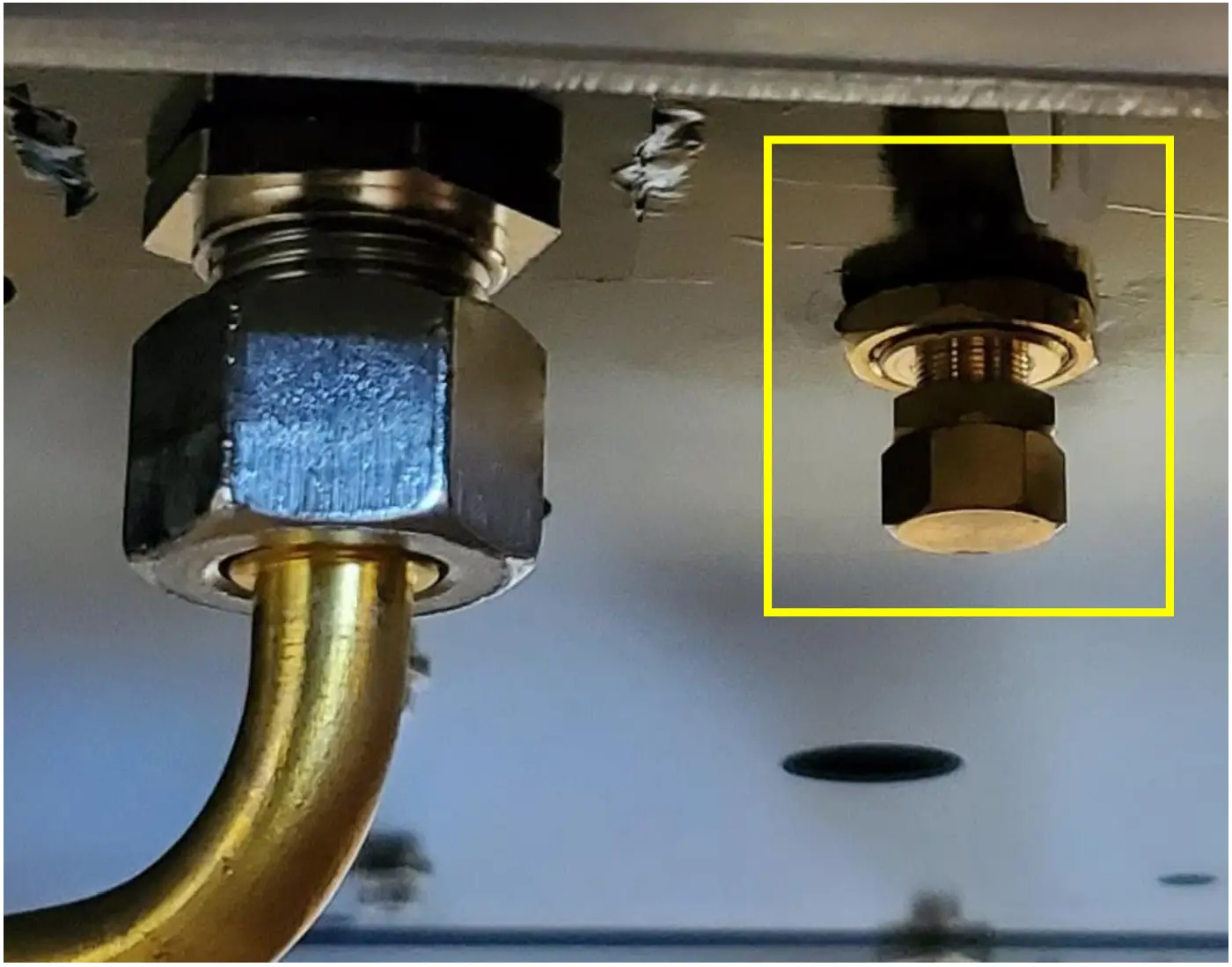 Adjusting water mix for hot water tap