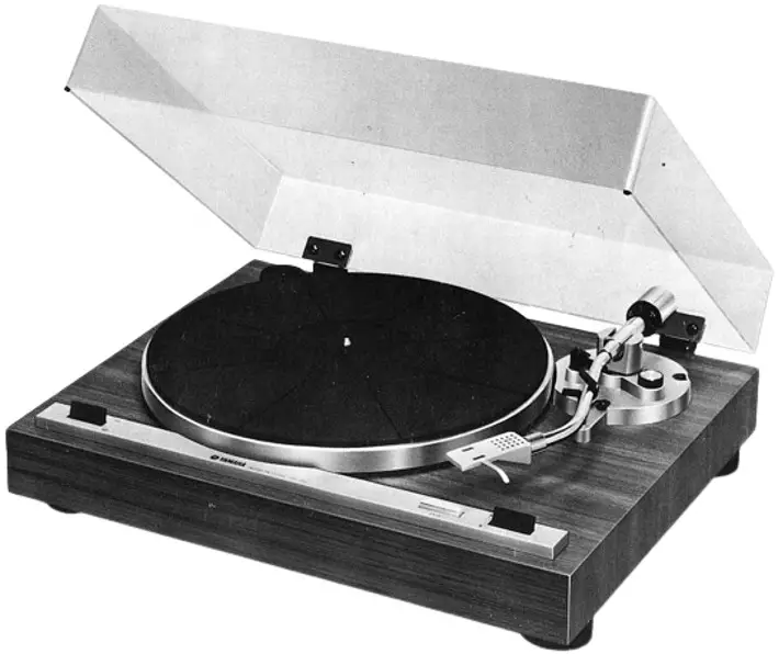 YAMAHA YP B2 Belt Drive Turntable