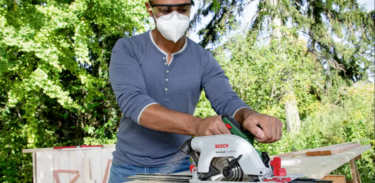 Bosch Universalcirc 18v-53 Cordless Circular Saw User Manual