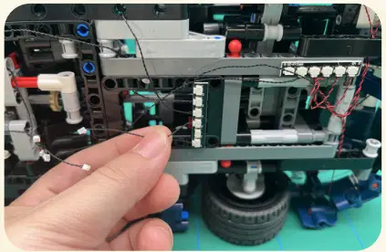 GAME OF BRICKS 42154 Light Kit for Ford GT 2022 - fig 25