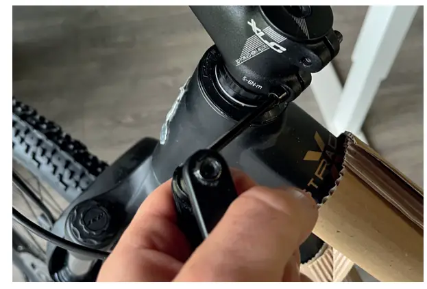 Assembling The Handlebars V2