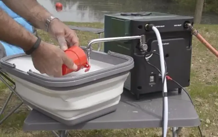 Kampa Geyser Hot Water System Instruction Manual