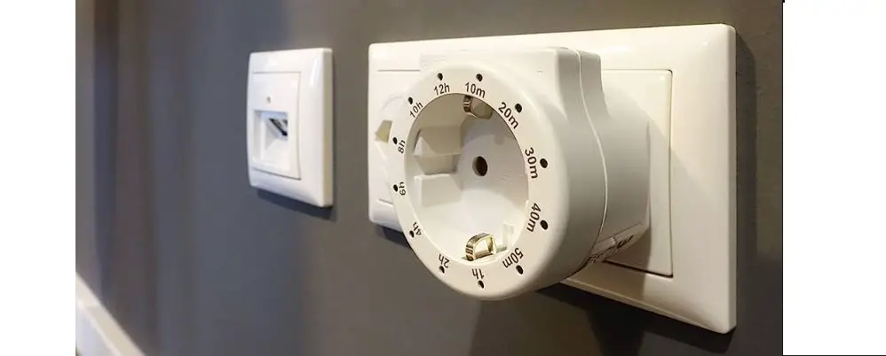 Schwaiger 661569 Intermediate Socket Outlet With Timer User Guide