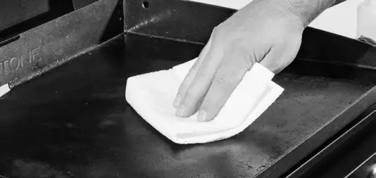 BLACKSTONE-1832-17-Inch-Griddle-37