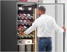 Avantco REFRIGERATION 178GDC10HCB Glass Door B3