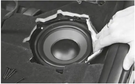 HIFONICS ZSB8W Car Subwoofer Passive - Installation 2