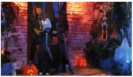 PHILIPS-17465-47-P7-Daylo-Outdoor-Wall- Light-FIG-3